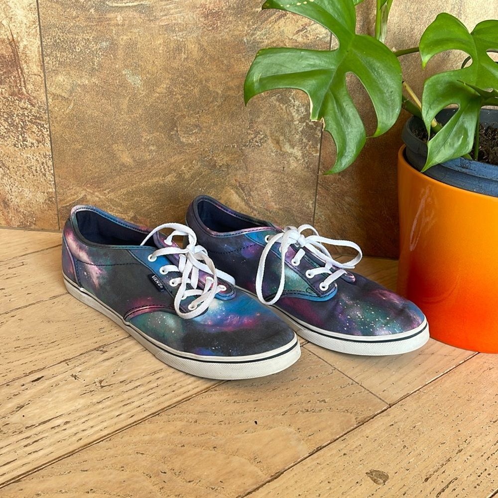Multicolored Low Top Women’s Doheny Vans Size 9.5